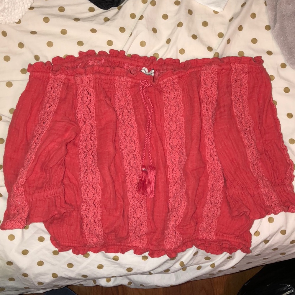 3/$15 American eagle red off the shoulder top
